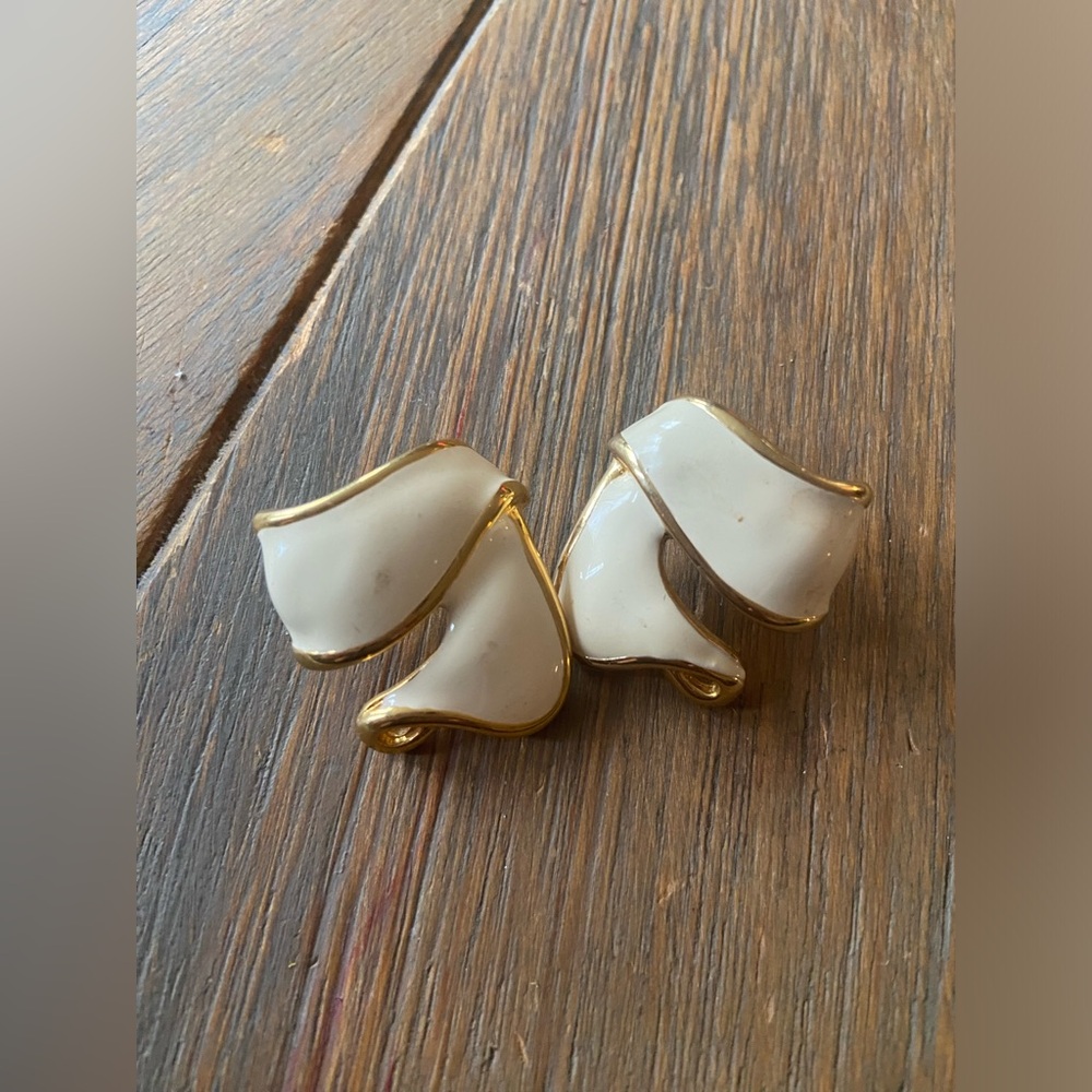 Vintage Daria earrings